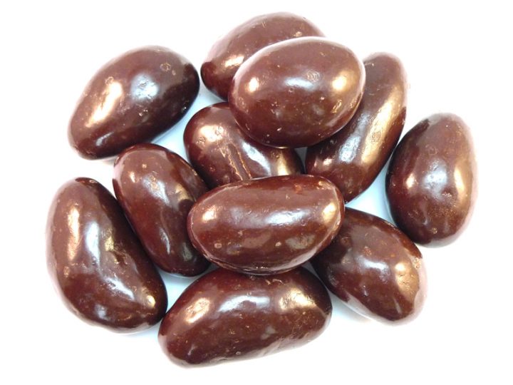 Dark Chocolate Brazil Nuts are a firm favourite with our customers, delicious brazil nuts covered in a quality dark chocolate coating