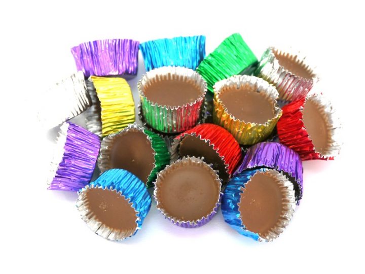 Icy Cups are a beautiful smooth chocolate in colourful metal cases